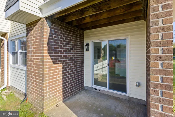 $1,800 | 20-1 Florence Tollgate Place, Unit 1, Florence, NJ 08518