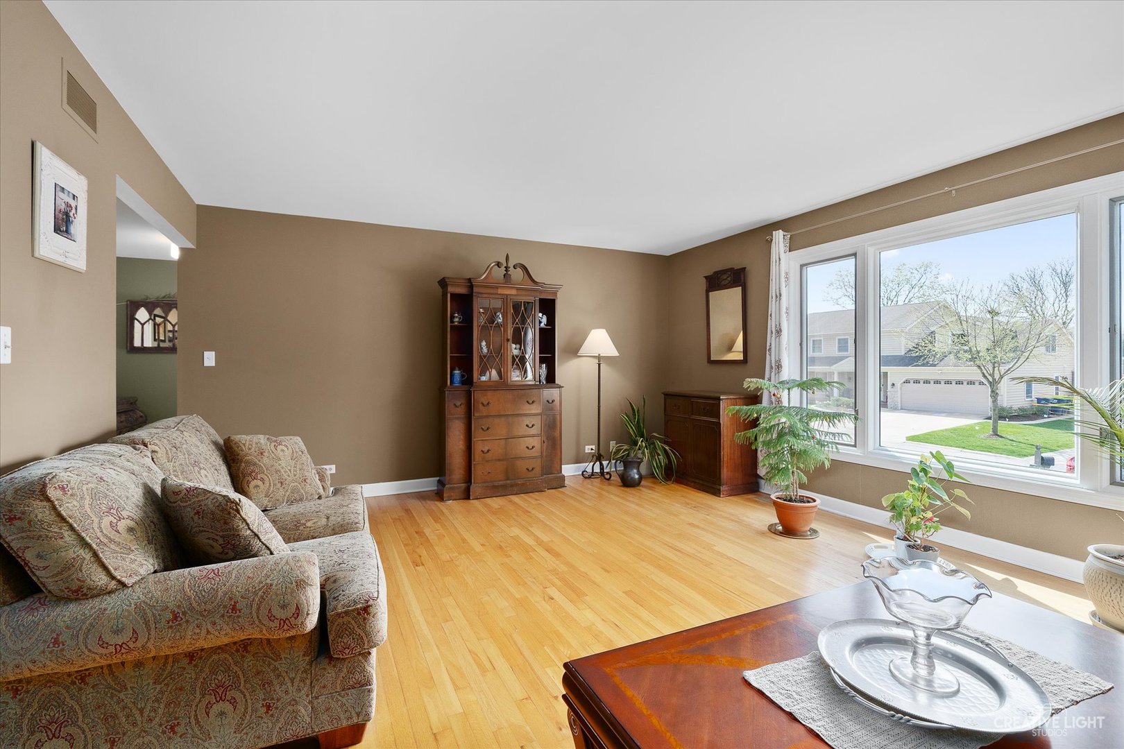 2836 Valley Forge Road Lisle, IL 60532 - Photo 3 of 33 Gallery Image 3