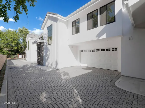 $4,300 | 3190 Los Robles Road, Unit A, Thousand Oaks, CA 91362