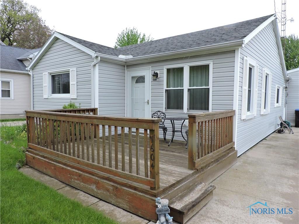 1604 North Stadium Road Oregon, OH 43616 - Photo 1 of 12 Gallery Image 1