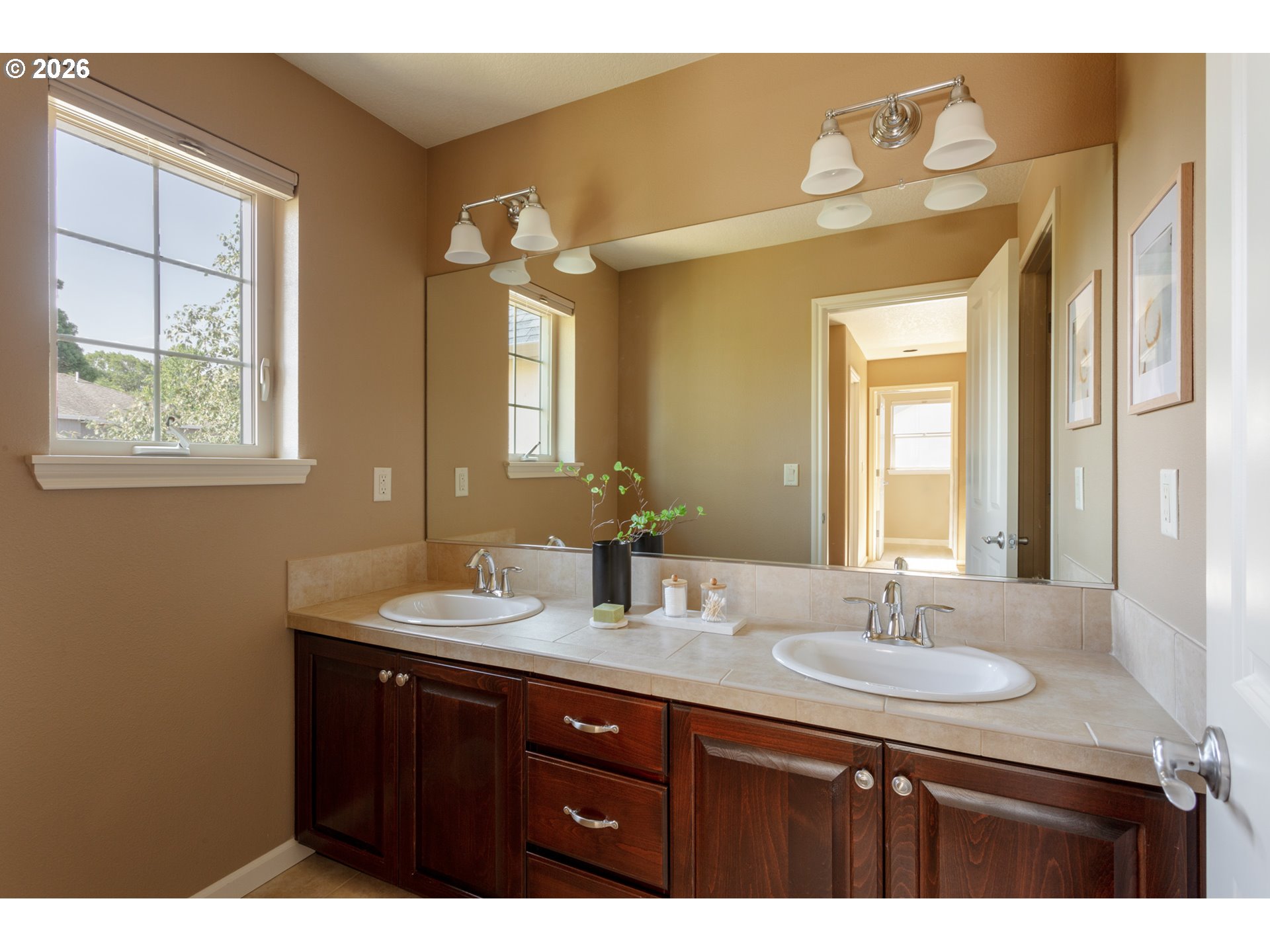 13357 Southwest Alpine View Tigard, OR 97224 - Photo 17 of 32 Bathroom