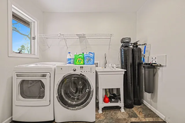 $3,000 | 325 West Delhi Road, Ann Arbor, MI 48103