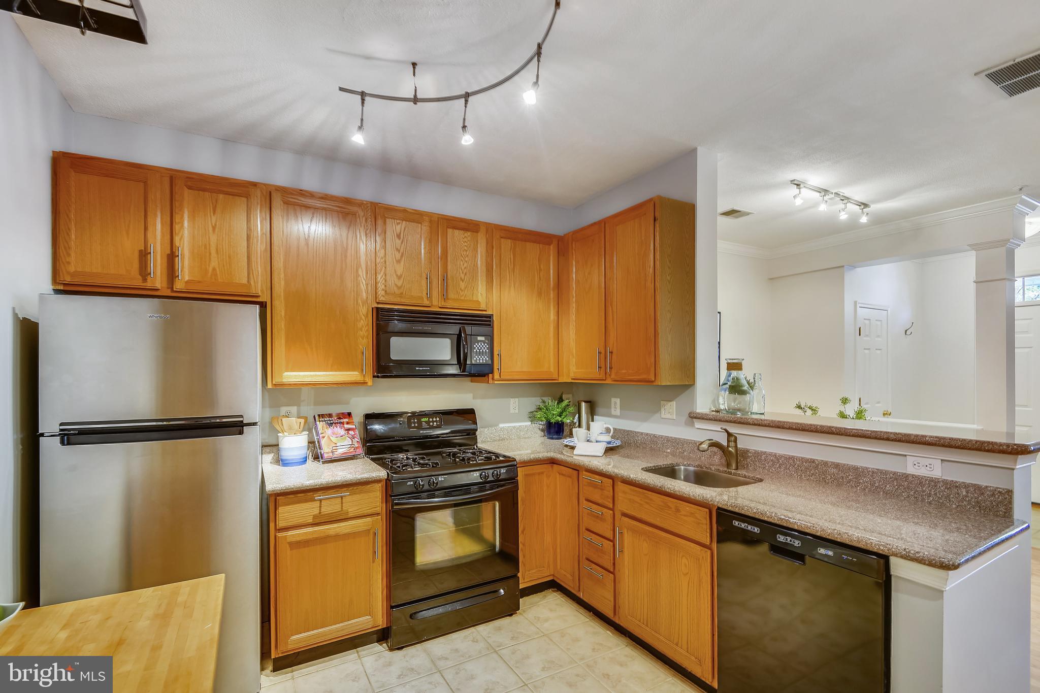 8719 Spring Brook Way Odenton, MD 21113 - Photo 10 of 60 amble counter space - enjoy cooking on gas range!