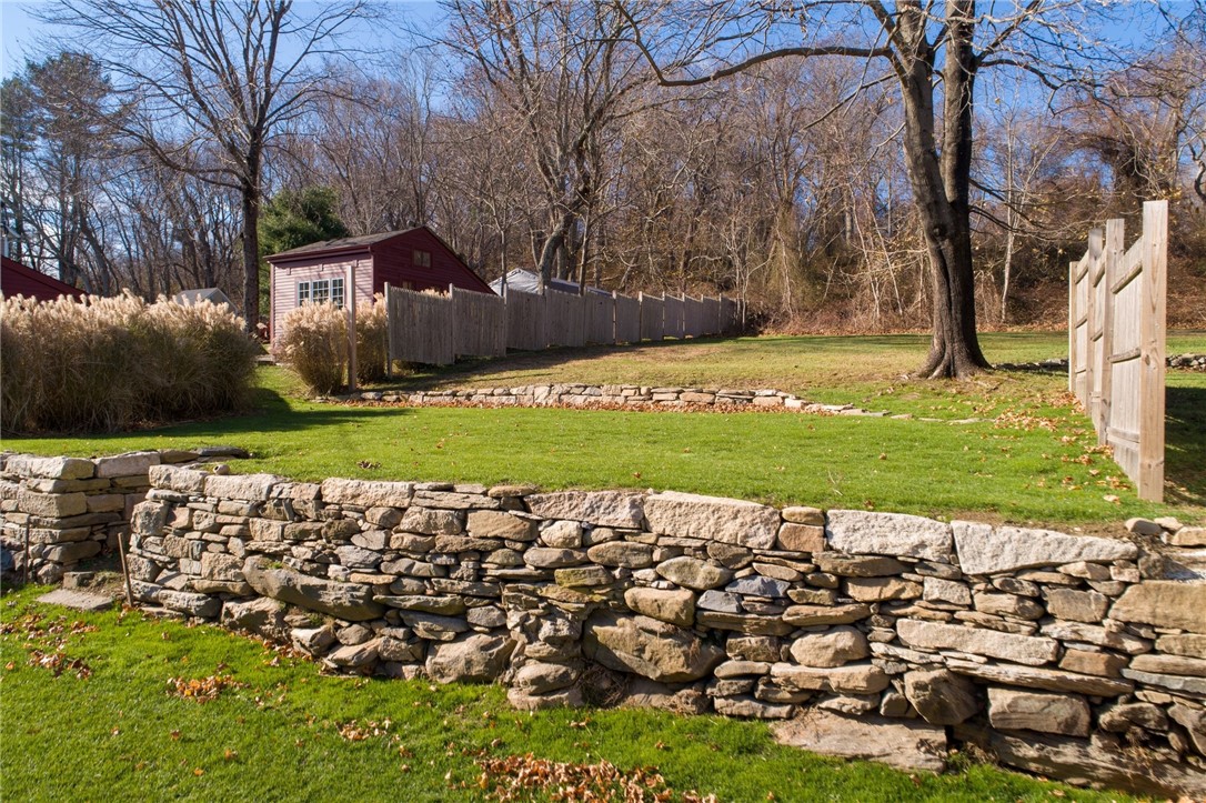 402 Middlebridge Road South Kingstown, RI 02879 - Photo 8 of 50 Gallery Image 8