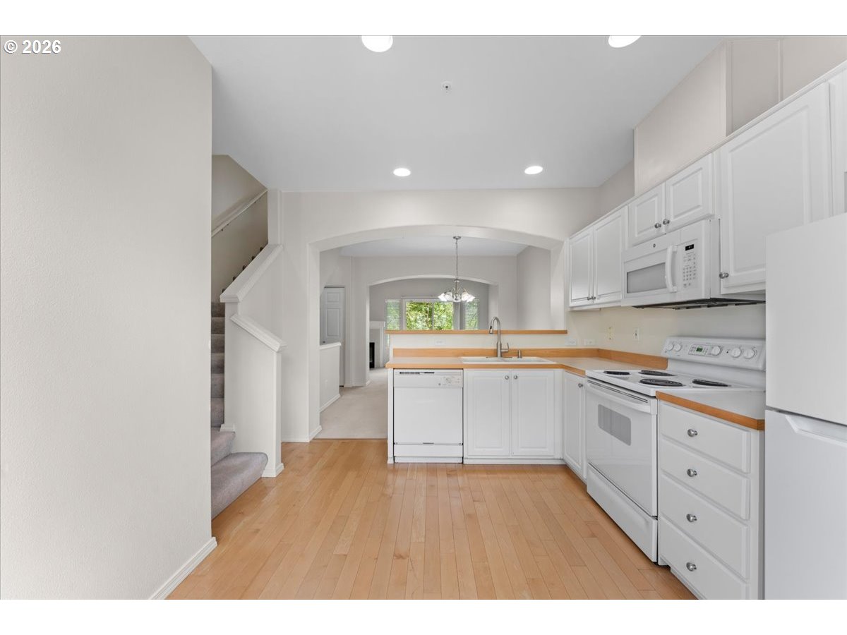 13700 Southwest Scholls Ferry Road, Unit 103 Beaverton, OR 97007 - Photo 21 of 37 Bedroom, Primary