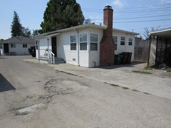 $2,500 | Peralta Street, Hayward, CA 94541