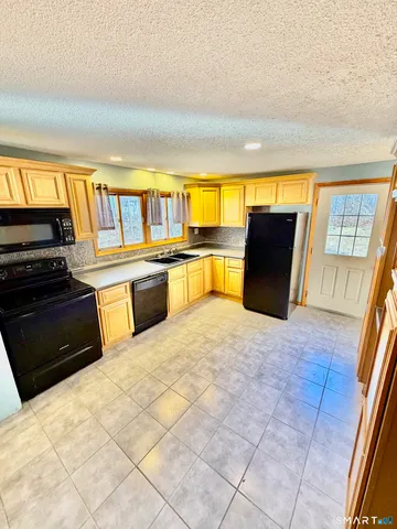 $2,900 | 79 Elmwood Heights, Unit B, Colchester, CT 06415