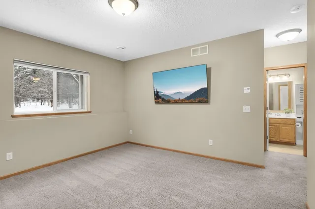 $2,300 | 15256 Maryland Avenue, Savage, MN 55378