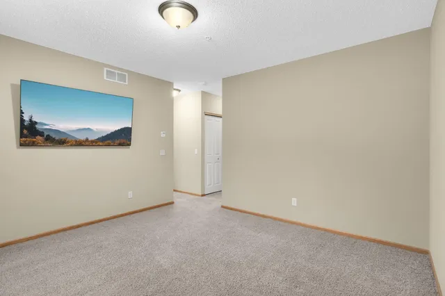 $2,300 | 15256 Maryland Avenue, Savage, MN 55378