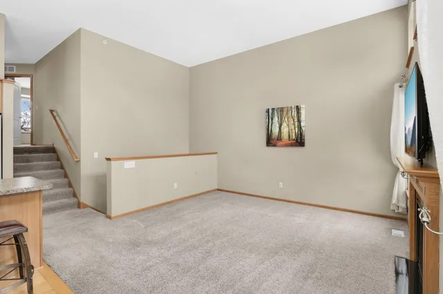 $2,300 | 15256 Maryland Avenue, Savage, MN 55378