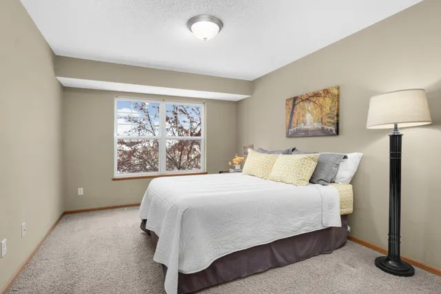 $2,300 | 15256 Maryland Avenue, Savage, MN 55378