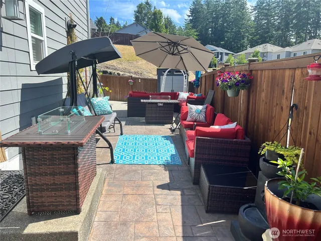 a view of outdoor space yard and patio