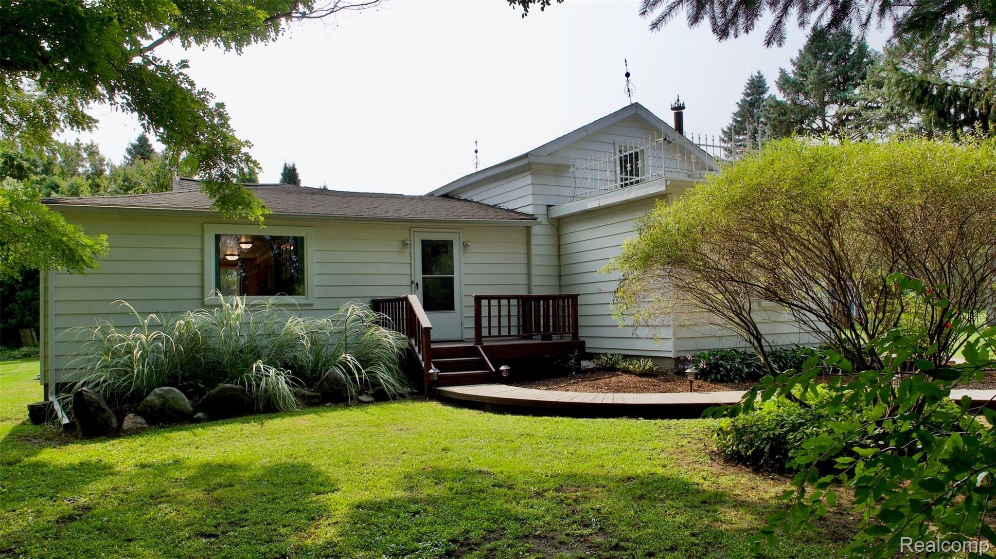 9810 Spicer Road Whitmore Lake, MI 48189 - Photo 2 of 53 IMG_0014.JPG