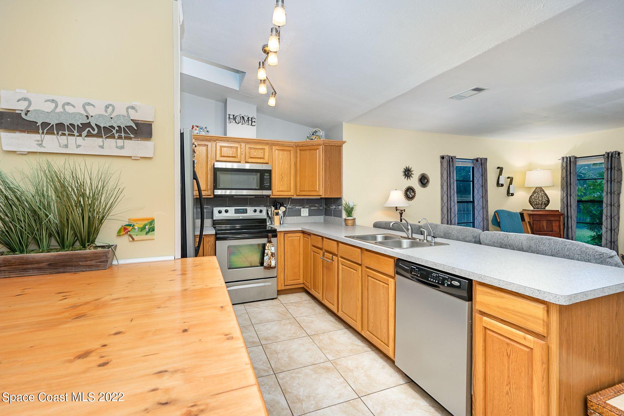 1088 Welch Road Southeast Palm Bay, FL 32909 - Photo 13 of 28 0asUjoWQ