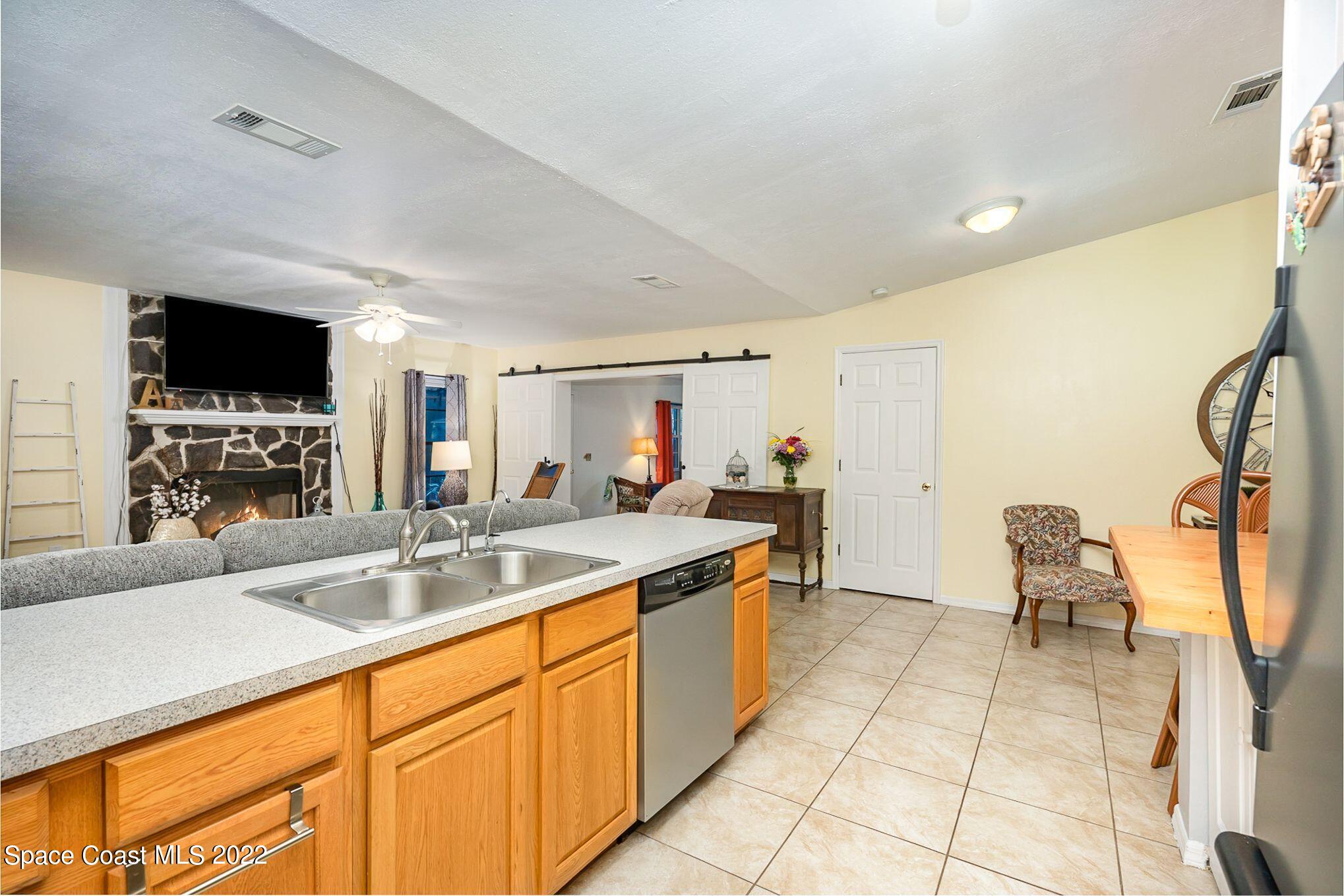 1088 Welch Road Southeast Palm Bay, FL 32909 - Photo 14 of 28 XKcF09yk
