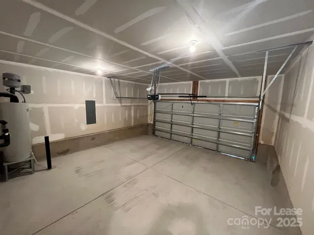 $2,300 | 7868 Whispering Stream Drive, Sherrills Ford, NC 28673