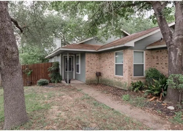 $1,800 | 3405 Dallis Drive, College Station, TX 77845