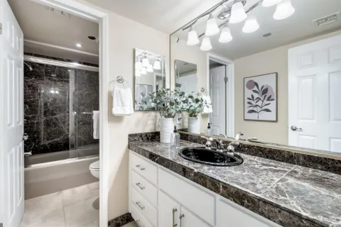 $949,800 | 230 West Laurel Street, Unit 303, San Diego, CA 92101