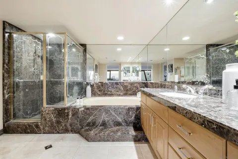 $949,800 | 230 West Laurel Street, Unit 303, San Diego, CA 92101