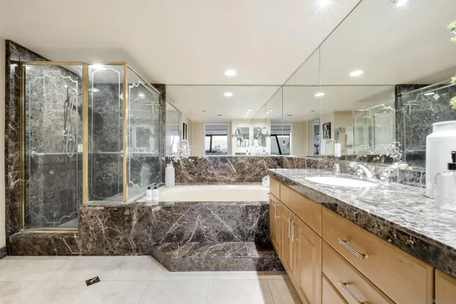 $949,800 | 230 West Laurel Street, Unit 303, San Diego, CA 92101