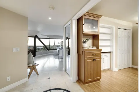 $949,800 | 230 West Laurel Street, Unit 303, San Diego, CA 92101