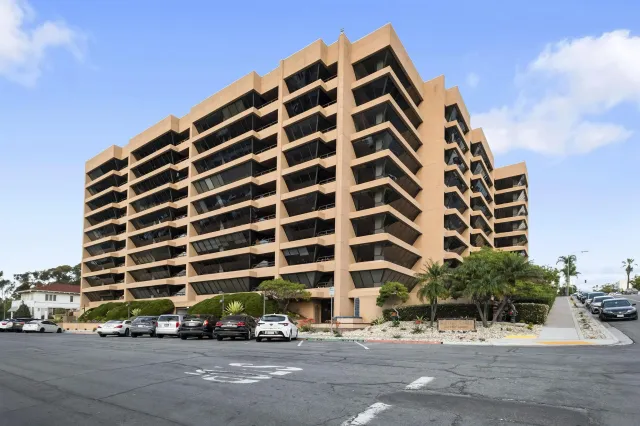 $949,800 | 230 West Laurel Street, Unit 303, San Diego, CA 92101