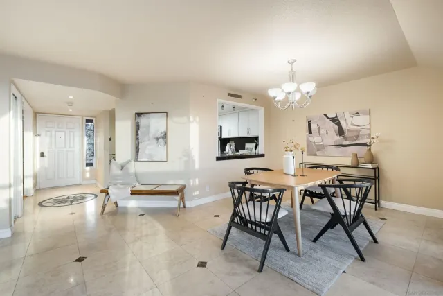 $949,800 | 230 West Laurel Street, Unit 303, San Diego, CA 92101
