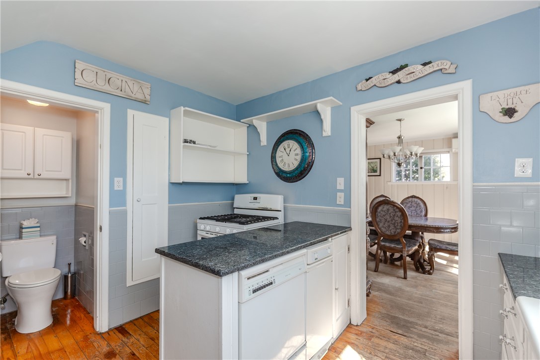 102 Pleasant View Road Warwick, RI 02888 - Photo 7 of 30 Gallery Image 7