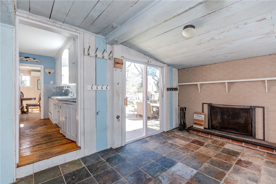 102 Pleasant View Road Warwick, RI 02888 - Photo 10 of 30 Gallery Image 10