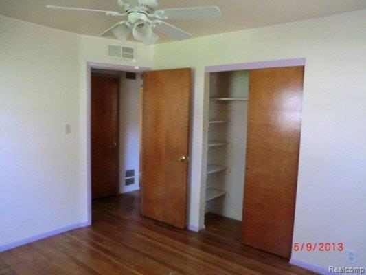 47515 Roland Street Utica, MI 48317 - Photo 10 of 11 CIMG7366.JPG