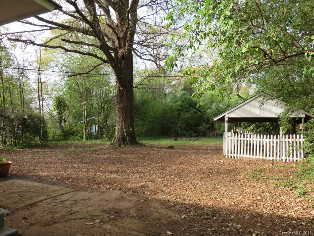 519 Manhasset Road Charlotte, NC 28209 - Photo 2 of 14