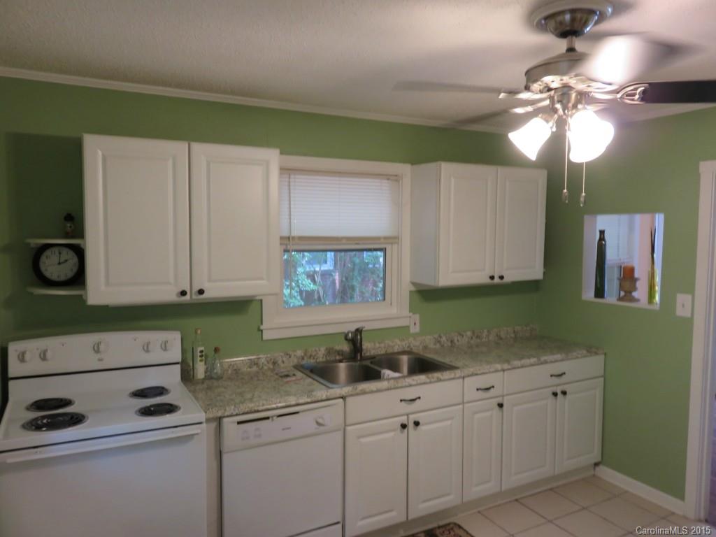 519 Manhasset Road Charlotte, NC 28209 - Photo 3 of 14