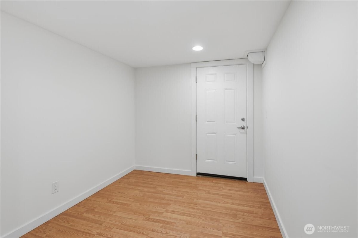 3733 Southwest Webster Street Seattle, WA 98126 - Photo 15 of 22