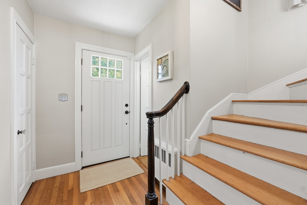 16 Bay State Road Worcester, MA 01606 - Photo 4 of 42