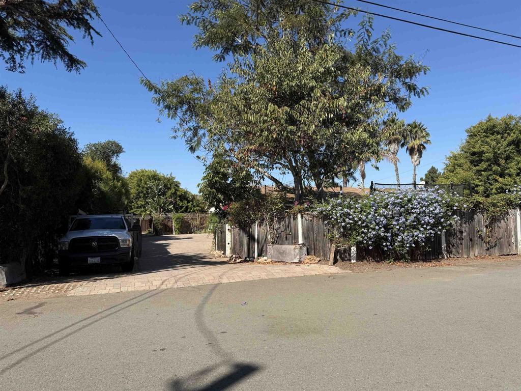 1040-1042 Golden Road Encinitas, CA 92024 - Photo 1 of 7 Gallery Image 1