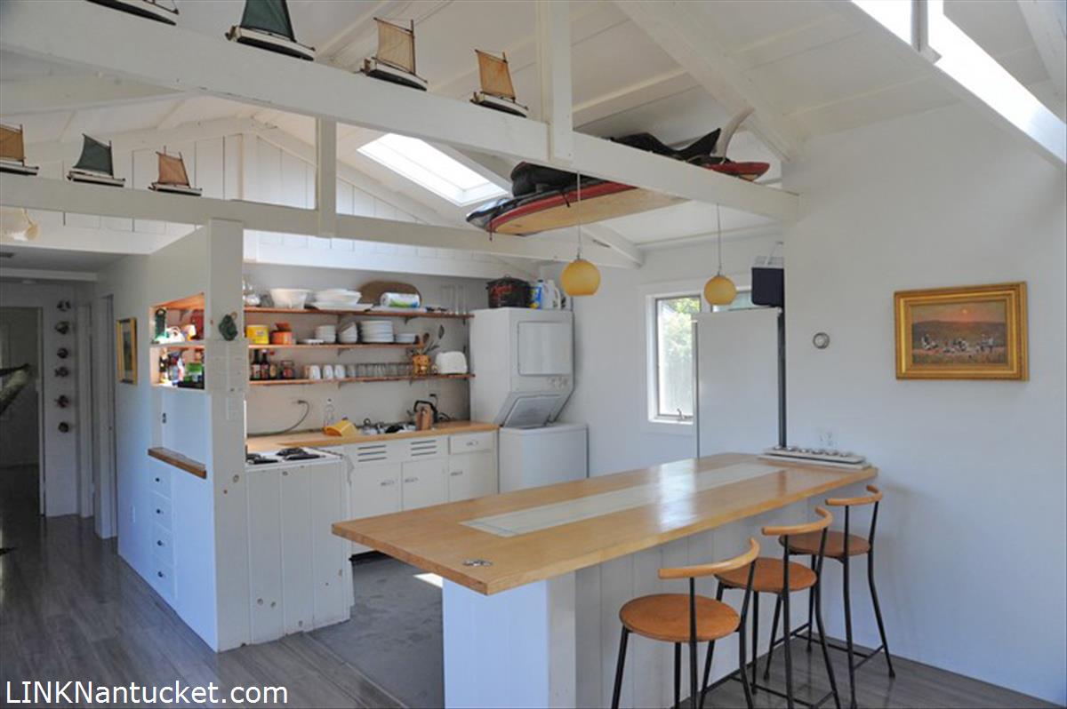 29 Monomoy Road Nantucket, MA 02554 - Photo 3 of 6 Gallery Image 3