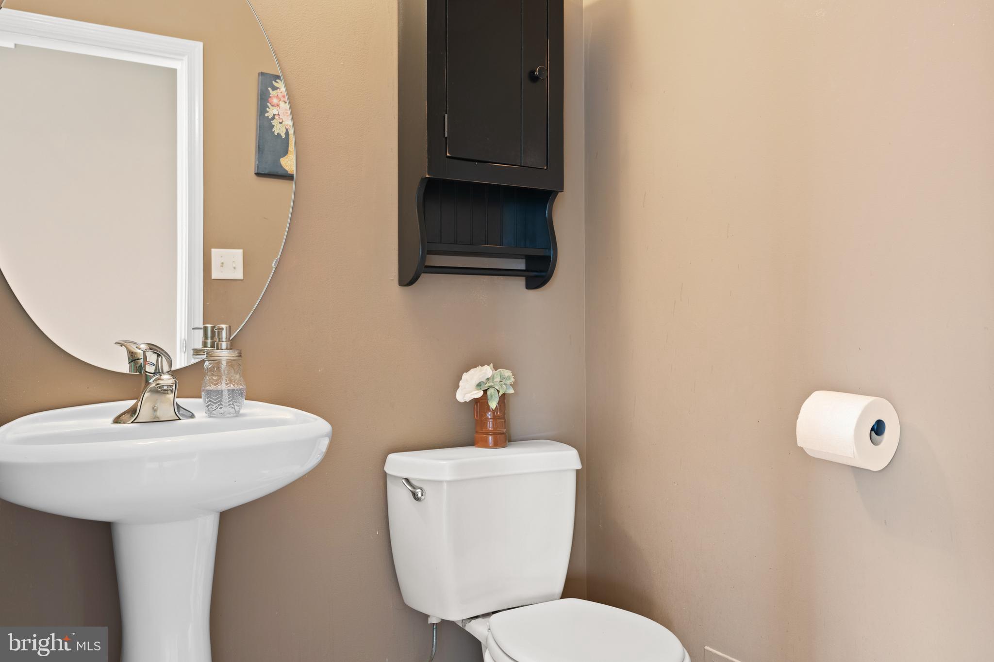 319 Squire Lane Lititz, PA 17543 - Photo 24 of 51 Powder Room