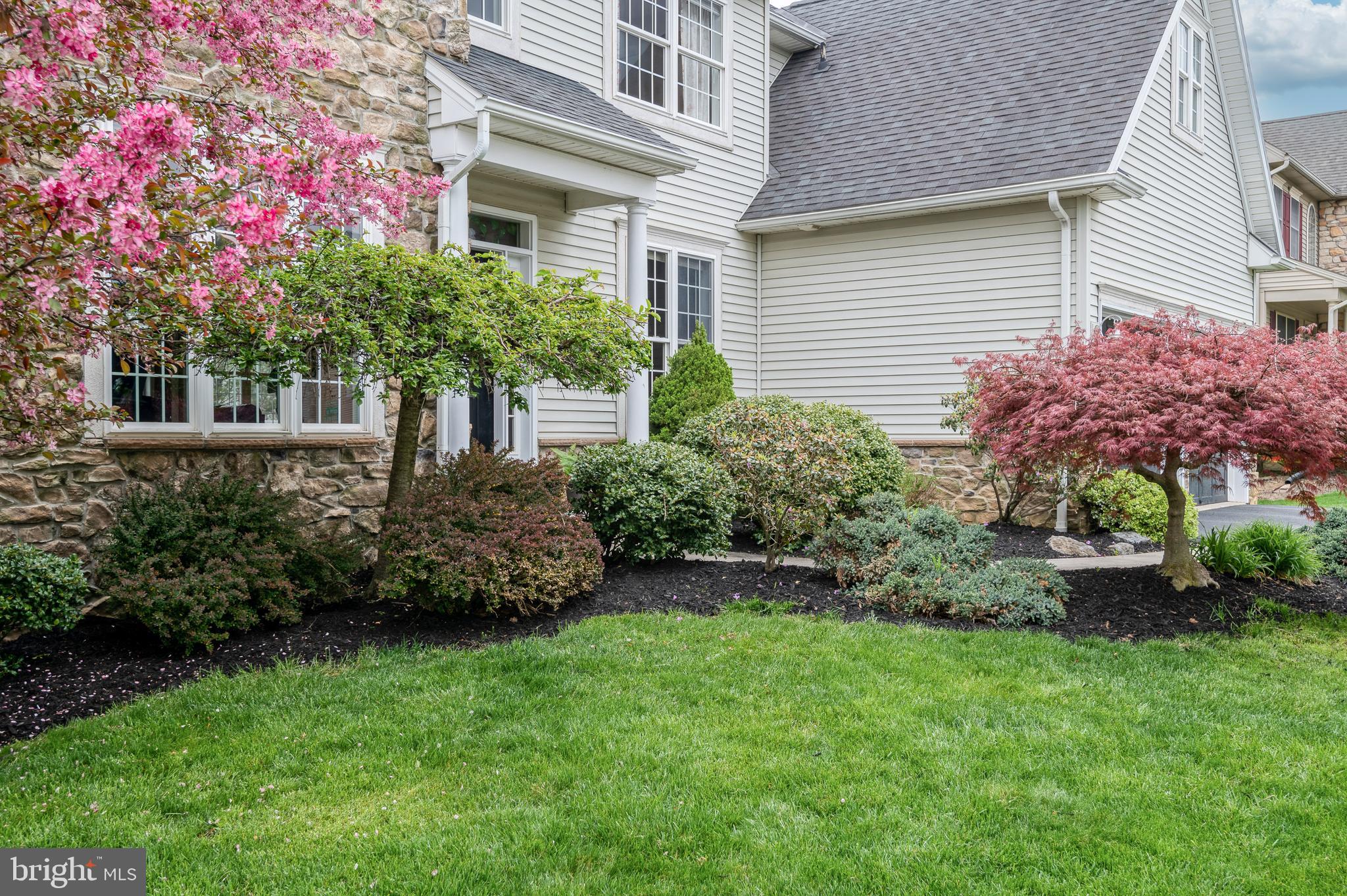 319 Squire Lane Lititz, PA 17543 - Photo 3 of 51 Front View