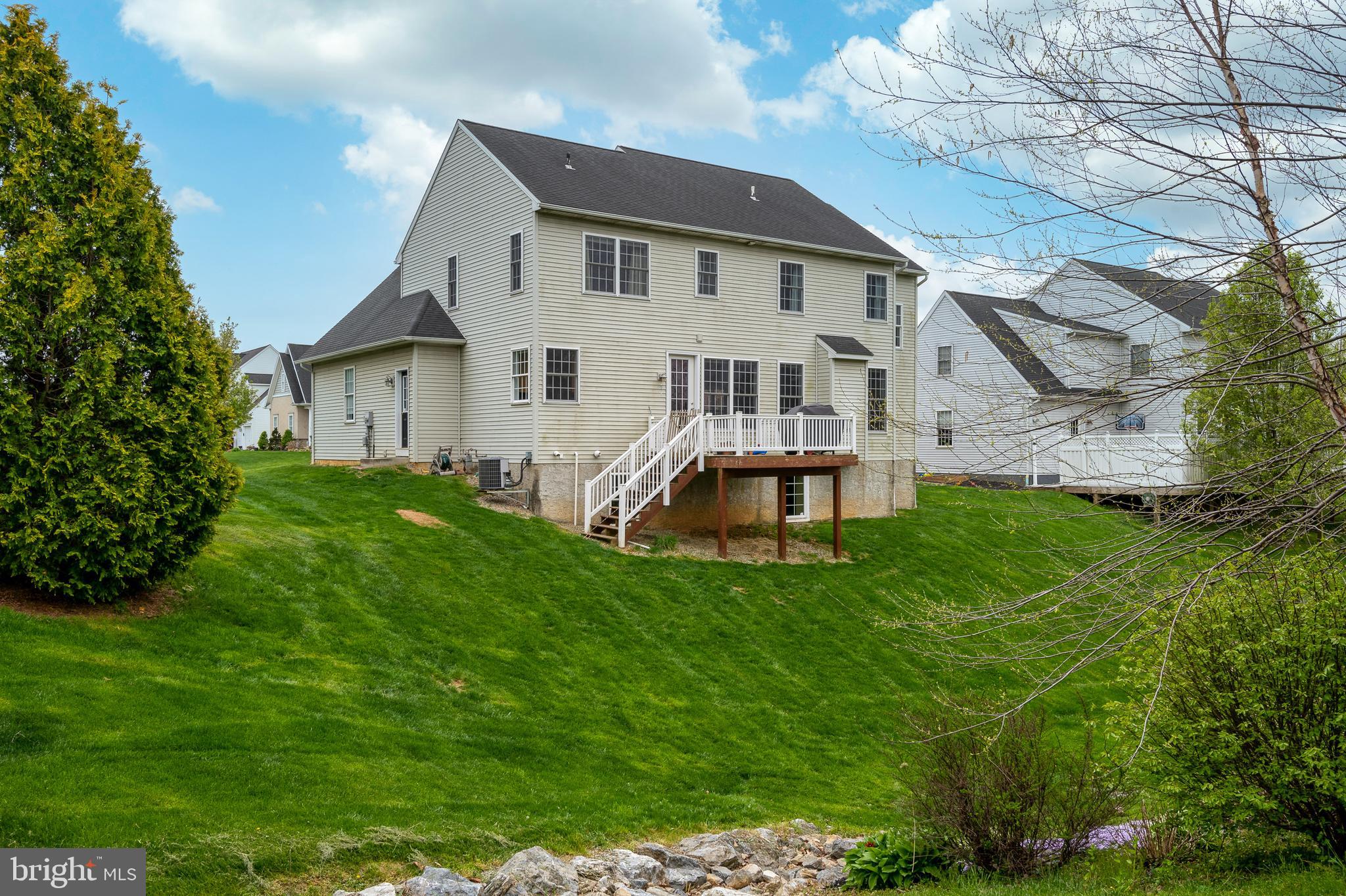 319 Squire Lane Lititz, PA 17543 - Photo 46 of 51 Rear View