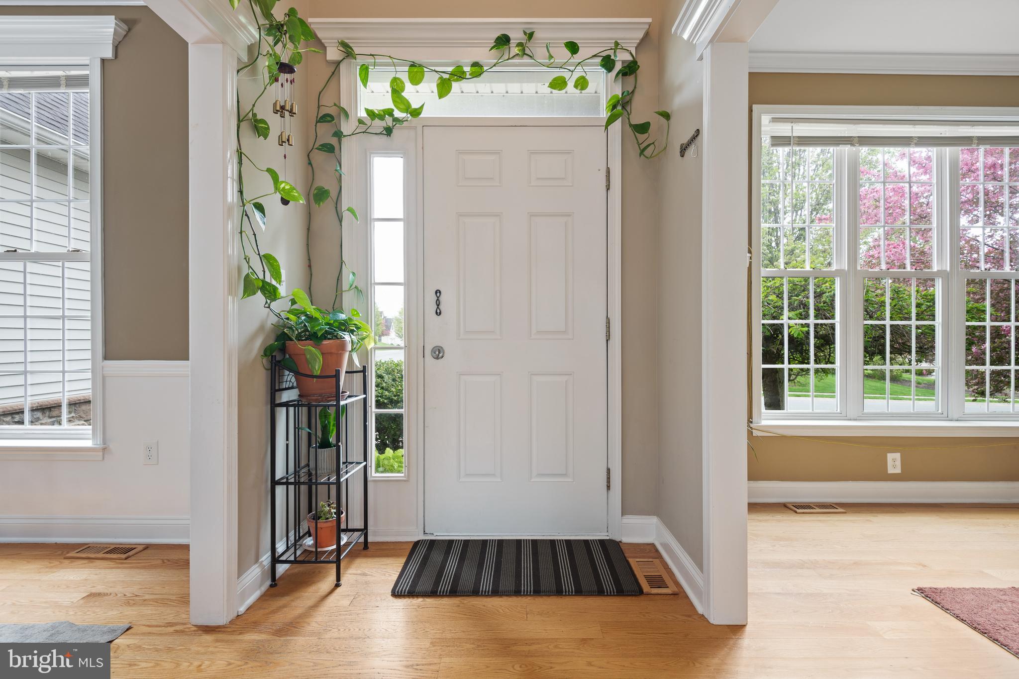 319 Squire Lane Lititz, PA 17543 - Photo 6 of 51 Foyer
