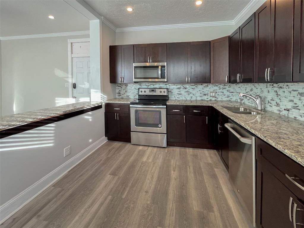 408 Armada Road South, Unit 7 Venice, FL 34285 - Photo 4 of 9