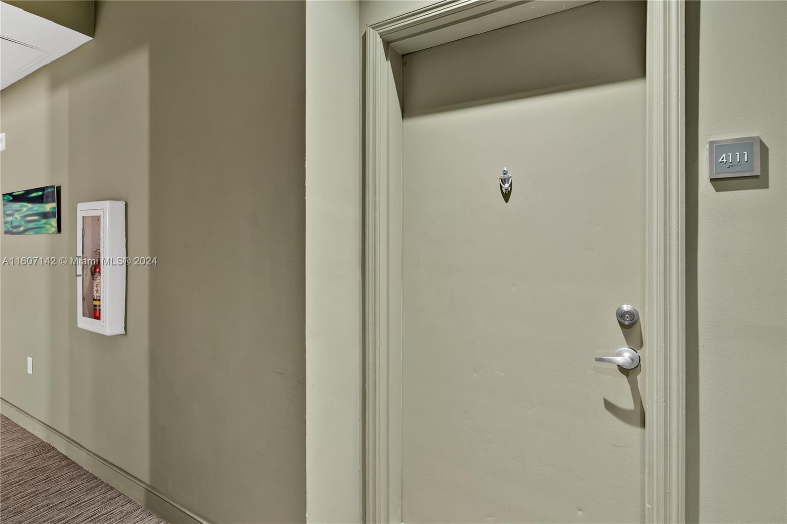 951 Brickell Avenue, Unit PH4111 Miami, FL 33131 - Photo 28 of 32 a bathroom with a shower