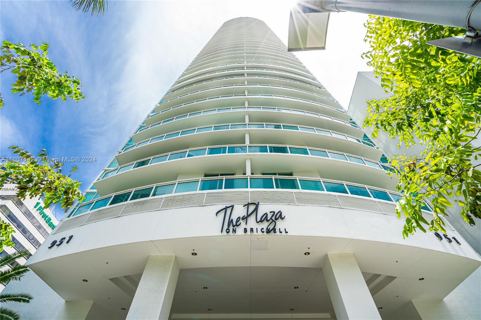951 Brickell Avenue, Unit PH4111 Miami, FL 33131 - Photo 32 of 32 a view of balcony with a potted plant