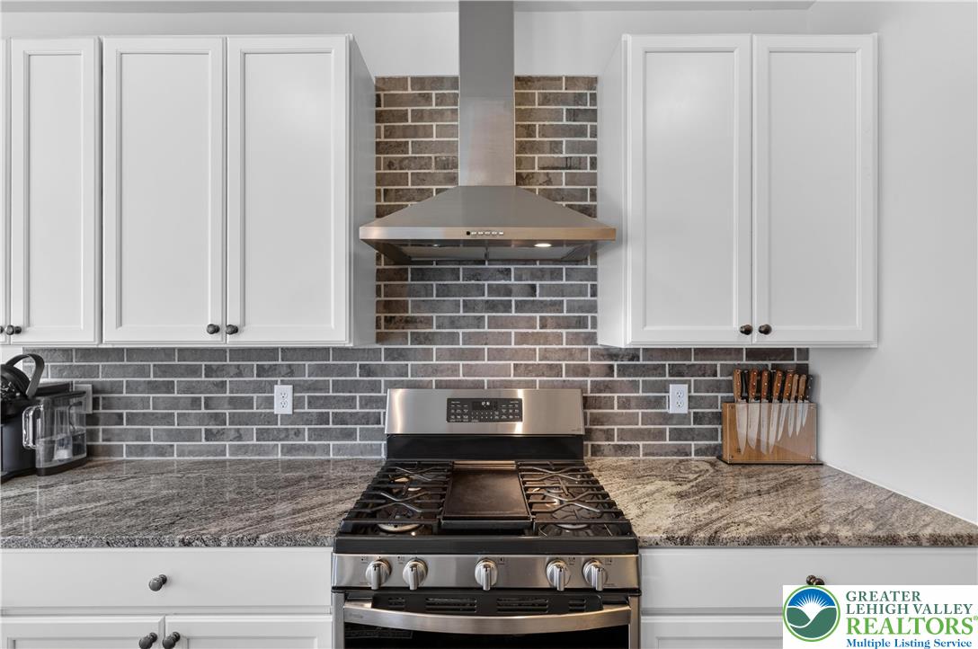 3973 Mink Road Emmaus, PA 18049 - Photo 11 of 28 Tile backsplash