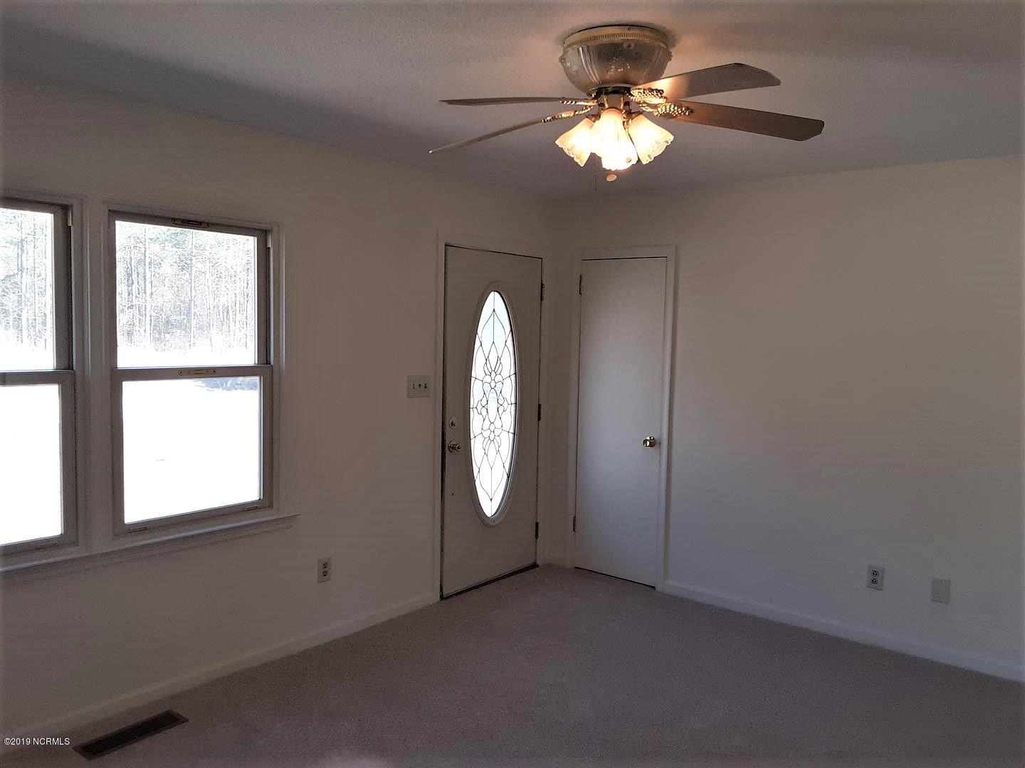 3565 River Road Vanceboro, NC 28586 - Photo 12 of 17 Living Room View 1