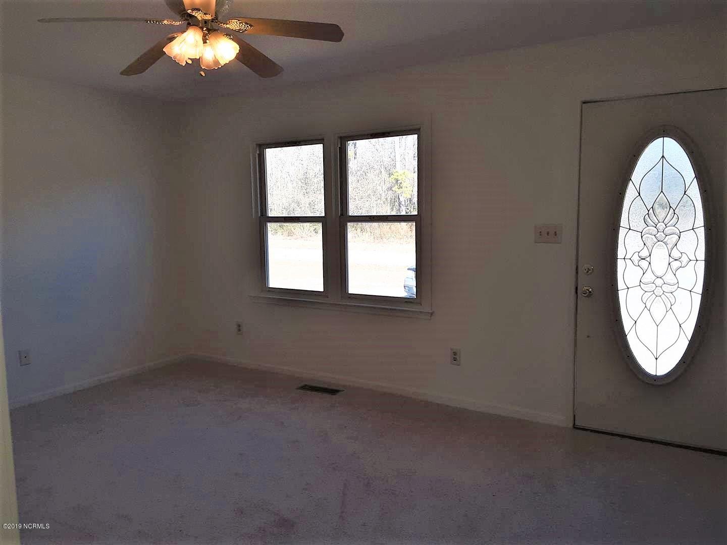 3565 River Road Vanceboro, NC 28586 - Photo 13 of 17 Living Room View 2