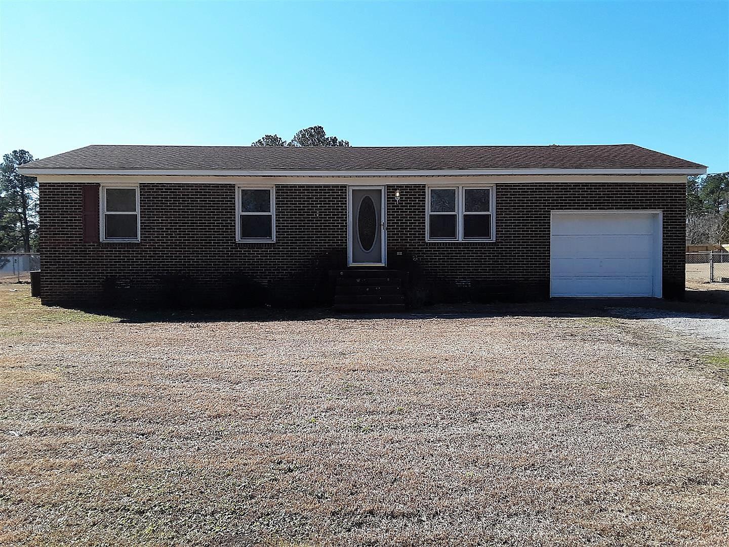 3565 River Road Vanceboro, NC 28586 - Photo 2 of 17 All Brick Ranch Home
