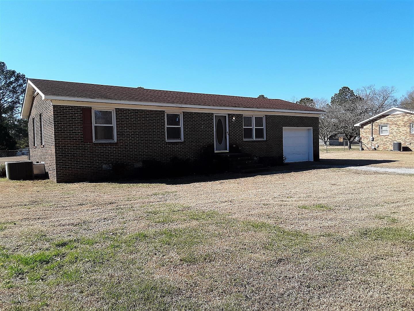 3565 River Road Vanceboro, NC 28586 - Photo 3 of 17 Left Side of Home