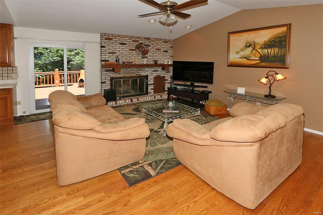 2 Green Ridge Court St. Peters, MO 63376 - Photo 3 of 25 Gallery Image 3