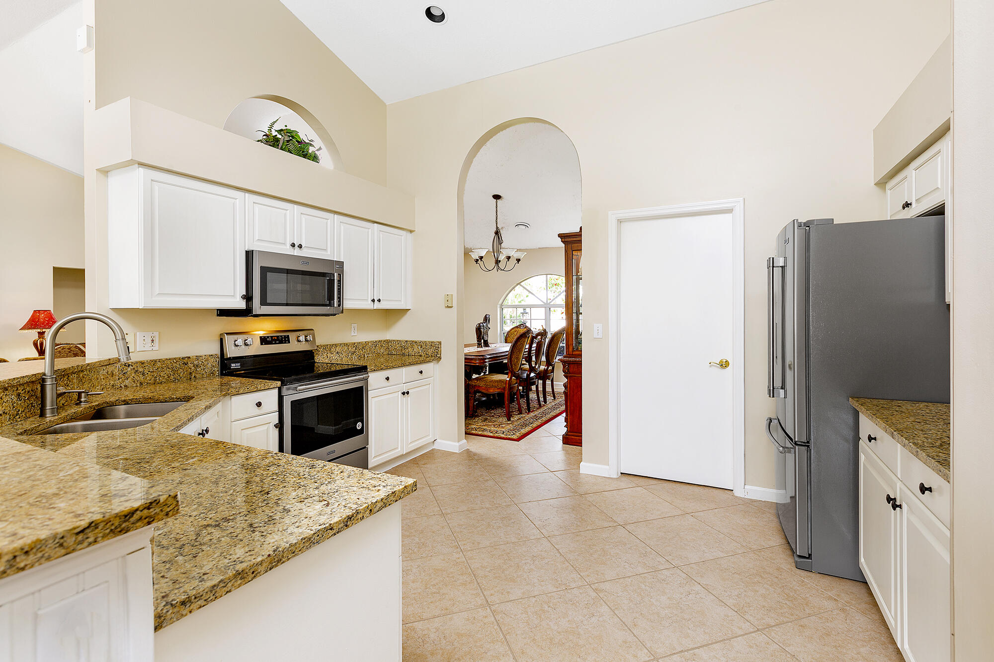 12898 Buckland Street Wellington, FL 33414 - Photo 16 of 35 16_Kitchen_1